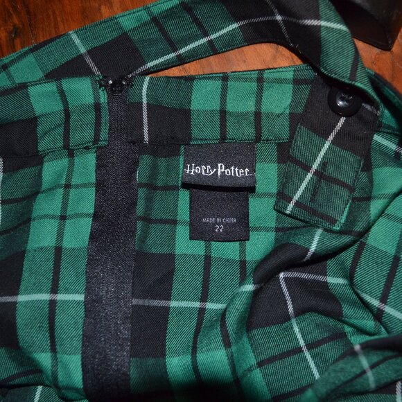 HOT TOPIC Harry Potter Slytherin Plaid Pleated Skirt Suspenders Plus Size 22 - Picture 5 of 6
